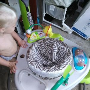 Baby bouncer